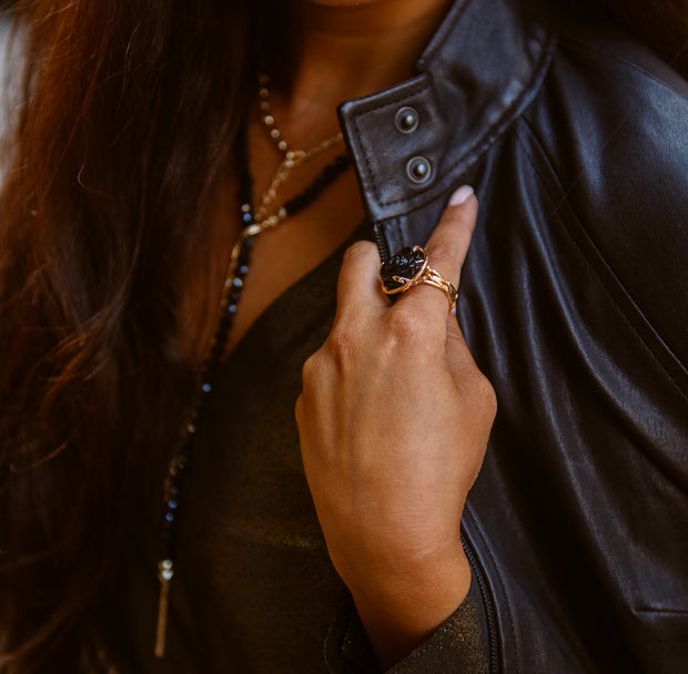 LITHE LARIAT, BLACK SPINEL CUBE