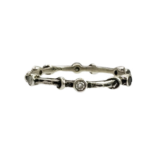 DOTTED VINE, BLACKENED 18K WHITE GOLD