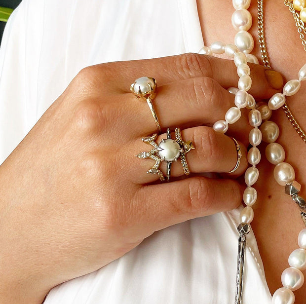 MYSTICAL CROWN SOLITAIRE, 8MM WHITE PEARL SILVER